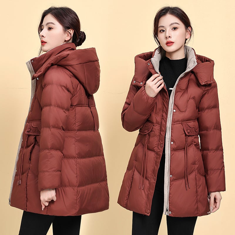 Geacă de iarnă pentru femei cu puf de rață, lungime medie, umplutură 201–300 g, conținut puf 51–55%, poliester, guler înalt, glugă detașabilă