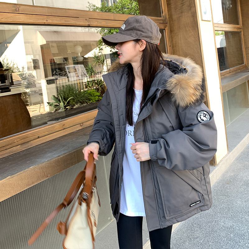 Jachetă de iarnă din puf pentru femei cu glugă și guler din blană, lungime medie, umplutură din puf de rață albă 86–90%, 201–300 g, material poliester, iarnă 2025