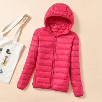 Női slim-fit kapucnis tollas kabát nylon külsővel, kacsa tollal töltött, 201–300 g, 51–55% tolltartalom