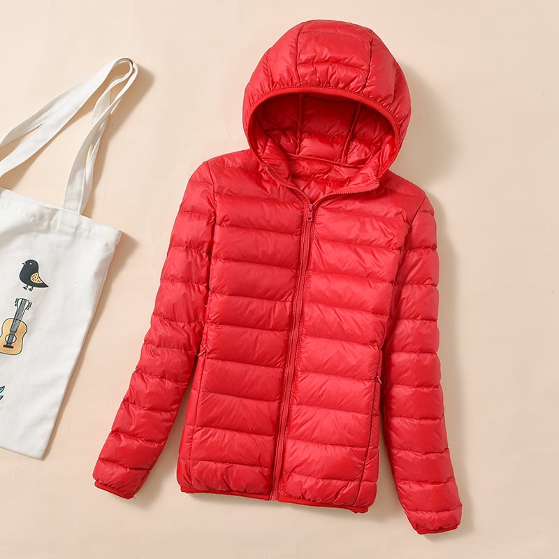 Női slim-fit kapucnis tollas kabát nylon külsővel, kacsa tollal töltött, 201–300 g, 51–55% tolltartalom