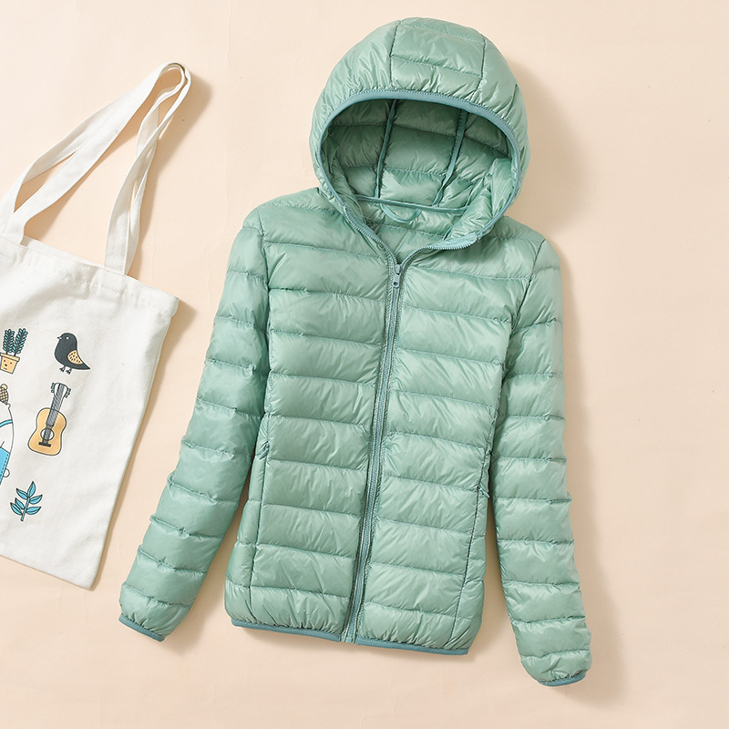 Női slim-fit kapucnis tollas kabát nylon külsővel, kacsa tollal töltött, 201–300 g, 51–55% tolltartalom