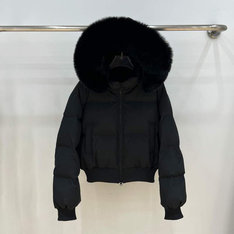 Női rövid pehelydzseki nagy szőrme gallérral, derékra szabott, vastag kialakítás, 2025-ös modell, fehér lúd pelyhetöltet 86–90%