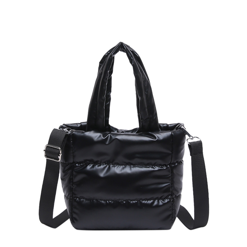 Taška typu vedro, mestský minimalistický štýl, vonkajšia látka, polyesterová podšívka, magnetická spona