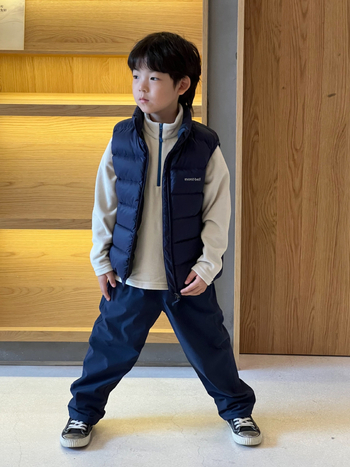 Vesta pentru copii din puf, umplere puf 91–94%, fără mâneci, fermoar frontal, poliester, model de iarnă 2025