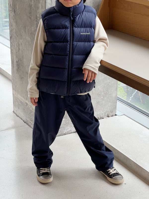 Vesta pentru copii din puf, umplere puf 91–94%, fără mâneci, fermoar frontal, poliester, model de iarnă 2025