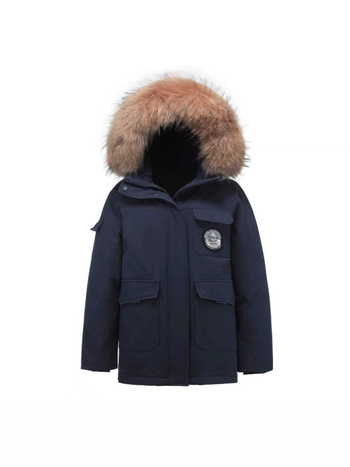 Geacă parka cu glugă din puf de rață; Conținut puf: 86-90% • Material: poliester • Lungime: medie • Închidere: fermoar
