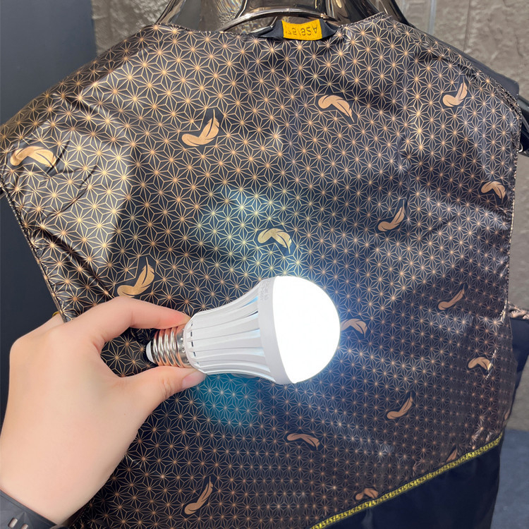 Férfi kapucnis pehelykabát, hosszú fazon, corduroy külső, 100% libapelyhes töltés, enyhe hideg elleni védelem (-5°C–0°C)