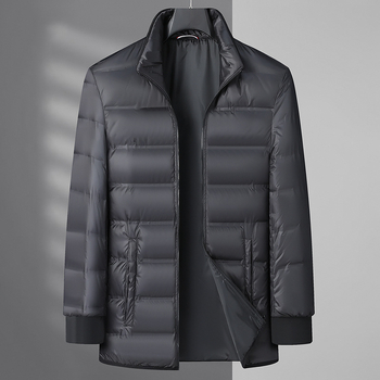 Мъжко пухено яке с отделящ се подплат, качулка, свободен силует, ветроустойчиво, цип за закопчаване; пух от бял гъши пух, съдържание на пух 86–90%