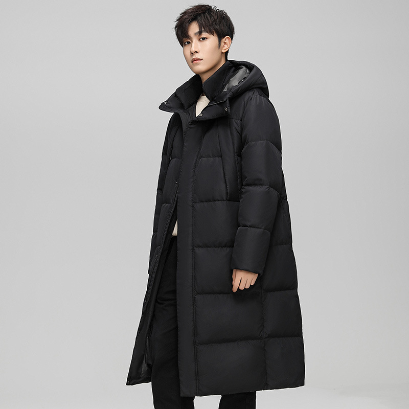 Uniszex középhosszú tollkabát fehér kacsapuhával 56–60% töltőanyag, külső és bélés poliészter, rácsos mintázat, kapucni, cipzár, vastagított dizájn