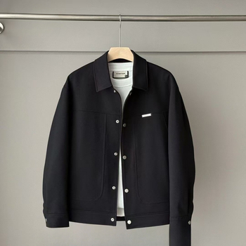 Férfi fehér kacsa tollal töltött dzseki • tolltartalom 66–70% • hidegállóság -20℃ … -5℃ • külső anyag poliészter • bélés poliészter • egyrészes záródás, kapucni nélkül