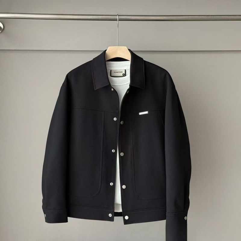 Férfi fehér kacsa tollal töltött dzseki • tolltartalom 66–70% • hidegállóság -20℃ … -5℃ • külső anyag poliészter • bélés poliészter • egyrészes záródás, kapucni nélkül