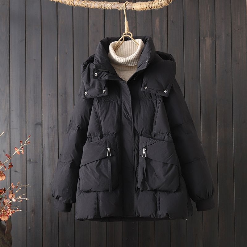 Kacsa-pehelyes dzseki – kapucnival, vastag, nagyon rövid hosszúság <=40 cm, pehelytartalom 51-55%