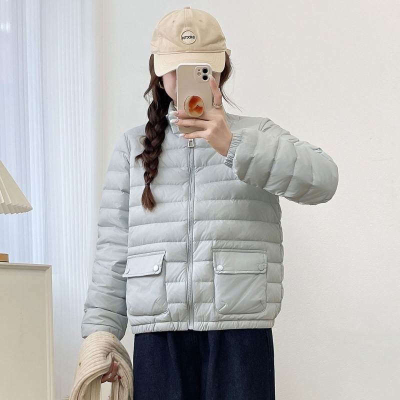 Geacă de damă cu puf de gâscă alb, lungime ultra scurtă, guler înalt, material chenille cu elastan