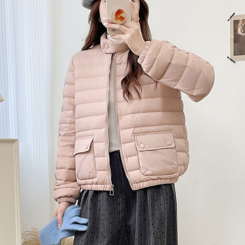 Geacă de damă cu puf de gâscă alb, lungime ultra scurtă, guler înalt, material chenille cu elastan