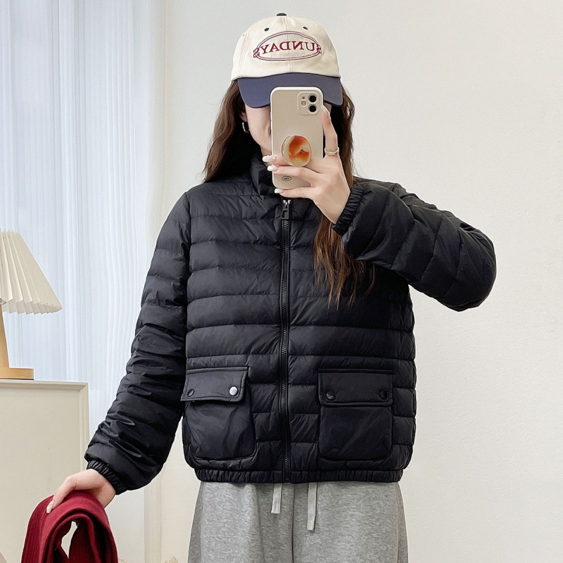 Geacă de damă cu puf de gâscă alb, lungime ultra scurtă, guler înalt, material chenille cu elastan