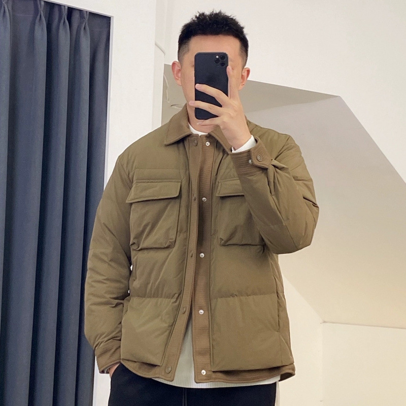 Férfi téli pehelydzseki koreai stílusban, rövid fazon, állógallér, egygombos zárás, kacsa tolltöltés, Vinylon anyag, alkalmas időre