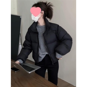 Kratka ženska jakna u stilu Kendall Jenner, lagana, crna zima, za sitniju figuru