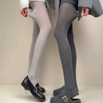 Vunene hulahopke od vune s nogama, jednobojne, srednje debljine, 70–80% vuna, japanski stil