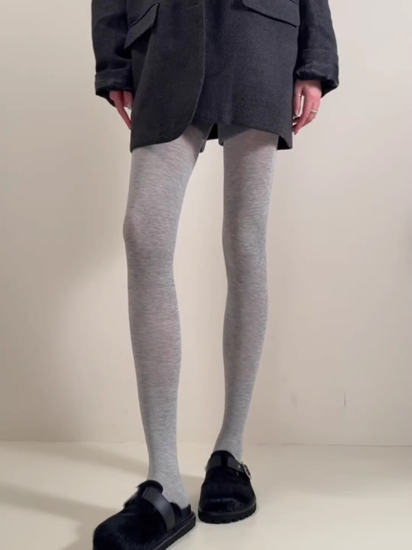 Vunene hulahopke od vune s nogama, jednobojne, srednje debljine, 70–80% vuna, japanski stil