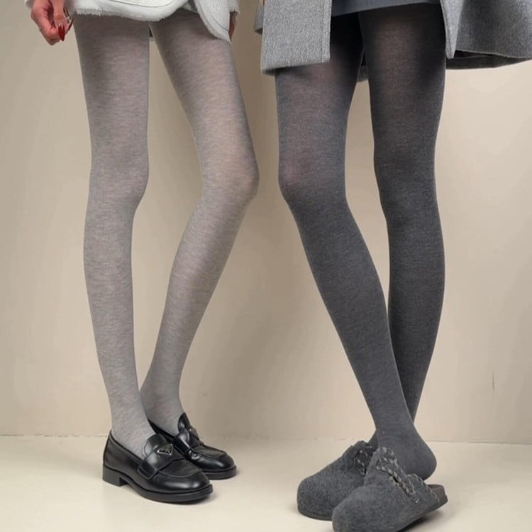 Vunene hulahopke od vune s nogama, jednobojne, srednje debljine, 70–80% vuna, japanski stil