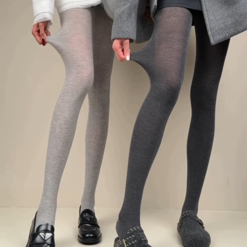 Vunene hulahopke od vune s nogama, jednobojne, srednje debljine, 70–80% vuna, japanski stil