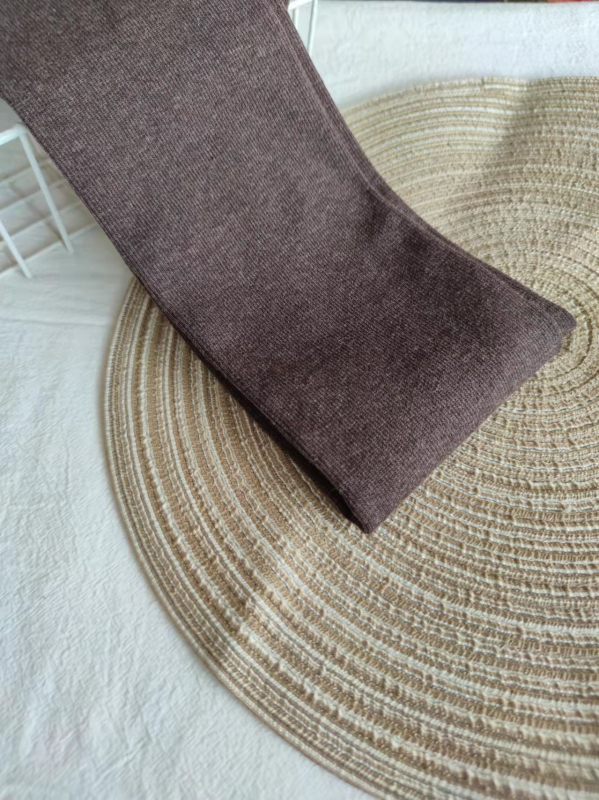 Debeli pamučni legging s visokim pojasom, ribasta tekstura i fleece podstava, vertikalne pruge, za jesen i zimu