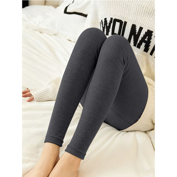 Sieviešu termo legingi ar velūru, bezšuvju, viduklis vidējā augstumā, šaurs piegriezums, silts iekšējais oderējums