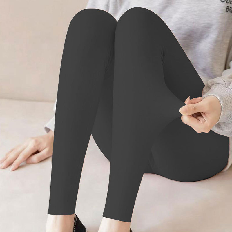 Derong poliestera viengabala cieši legingi, vidēja biezums, mikroelastiskums, uztur siltumu