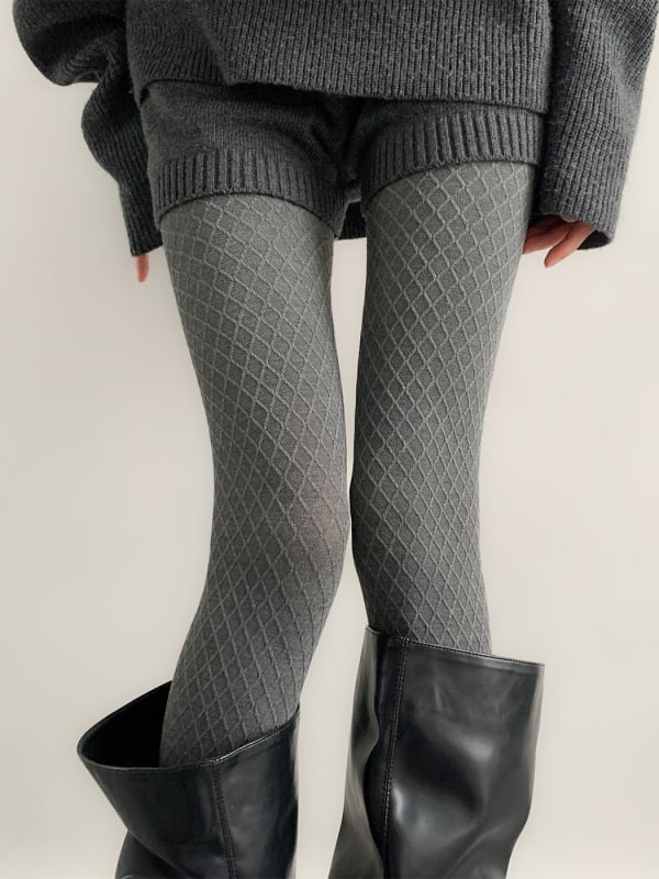 Sieviešu kokvilnas zeķubikses rudens–ziemas sezonai, sēžamvietas pacelšana un siluetes veidošana, plānas, ar kājām, raksts: vienkrāsains vai svītrainas