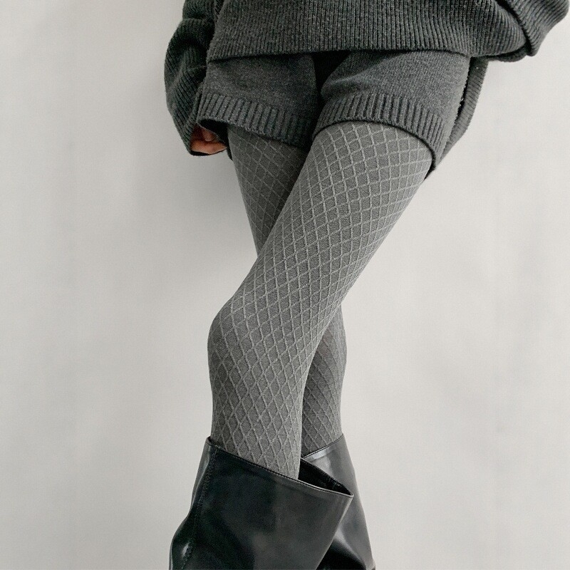 Sieviešu kokvilnas zeķubikses rudens–ziemas sezonai, sēžamvietas pacelšana un siluetes veidošana, plānas, ar kājām, raksts: vienkrāsains vai svītrainas