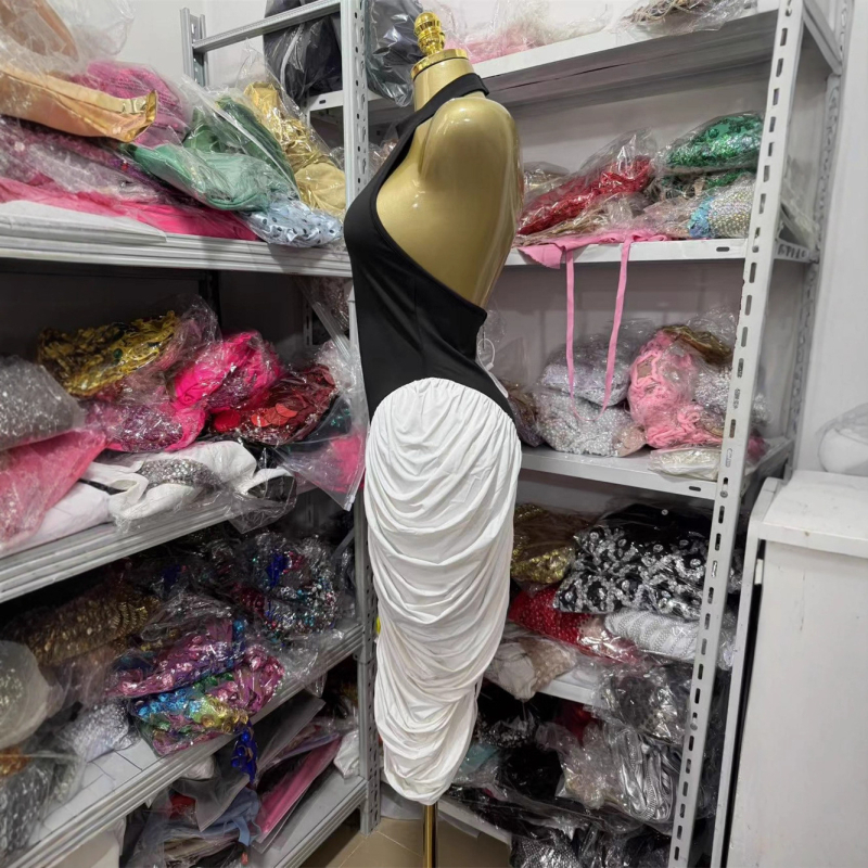 Poliesterska bodycon haljina s halter dekolteom, bez rukava, duga