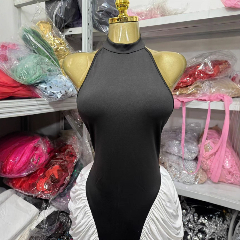 Poliesterska bodycon haljina s halter dekolteom, bez rukava, duga