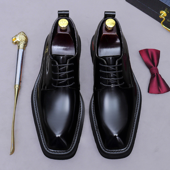 Vyriški Derby bateliai, viršus iš pirmojo sluoksnio karvės odos, deimantinė nosis, 3-5 cm pakeltas kulnas, gumos putų padas, kvėpuojantys