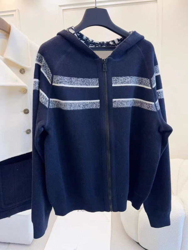 Pălton-cardigan reversibil cu glugă din lână și cașmir, monogramă floral vintage, lână 95%+, cașmir <30%, iarnă 2024