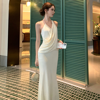 Francuska saten haljina s halter izrezom, perljama ukrašena, visok struk, duga A-linija