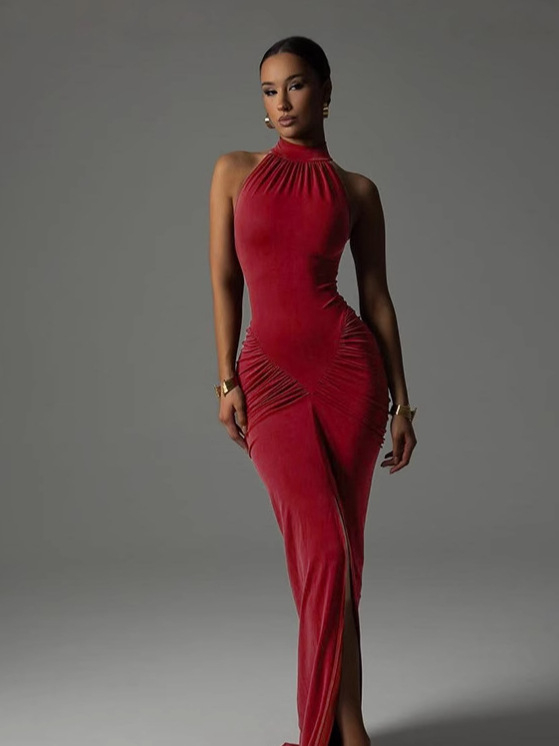 Hálós nyakú, hátsó rész nélküli hosszú ruha, magas derék, hasítás a csípőn, poliészter-elasztán anyag, tavasz 2025