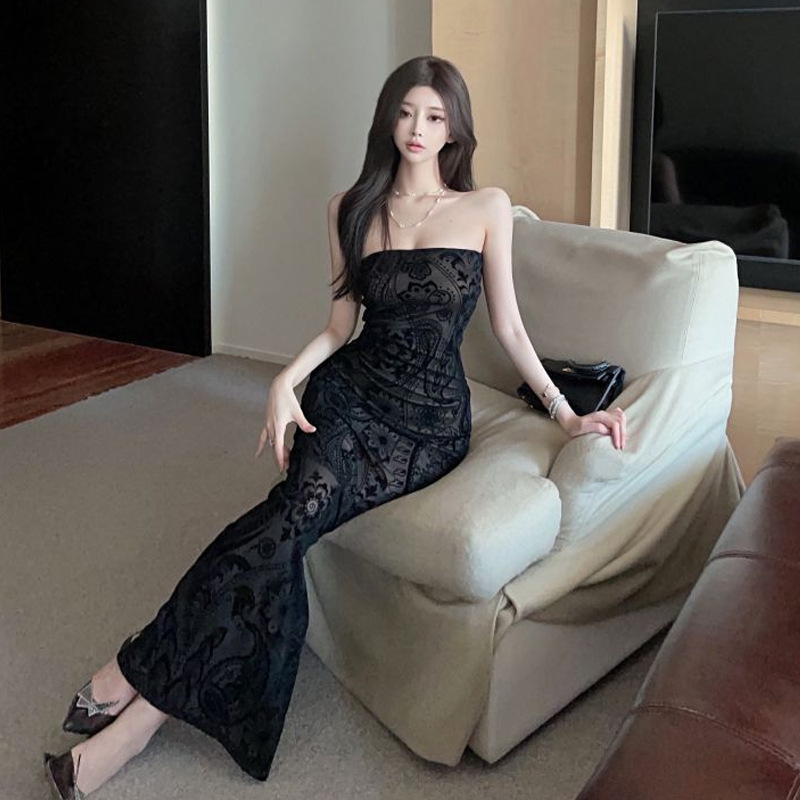 Рокля с принт, плътно прилепваща, висока талия, без ръкави, цип