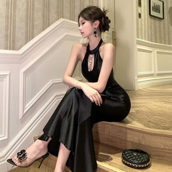 Ruha halter nyakkal, magas derékkal, fishtail sziluettel (rugalmas poliészter, hosszú)