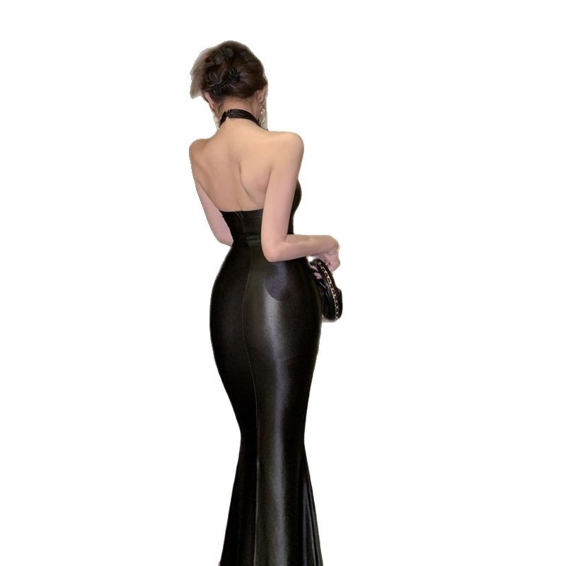 Ruha halter nyakkal, magas derékkal, fishtail sziluettel (rugalmas poliészter, hosszú)