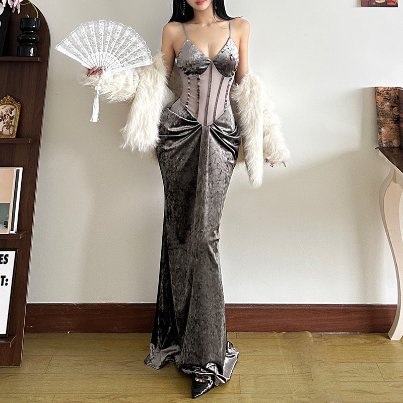 Ruha poliészter-spandex keverékéből, V-nyakú, magas derék, ujjatlan, hosszú A-vonalú ruha