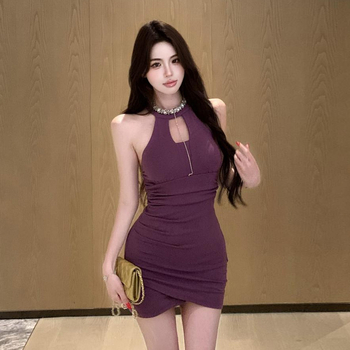 Rochie cu halter, fără mâneci, fără spate, plisată, talie joasă, din poliester stretch