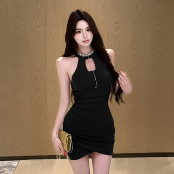 Rochie cu halter, fără mâneci, fără spate, plisată, talie joasă, din poliester stretch
