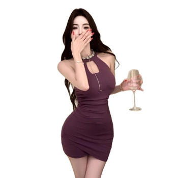 Rochie cu halter, fără mâneci, fără spate, plisată, talie joasă, din poliester stretch