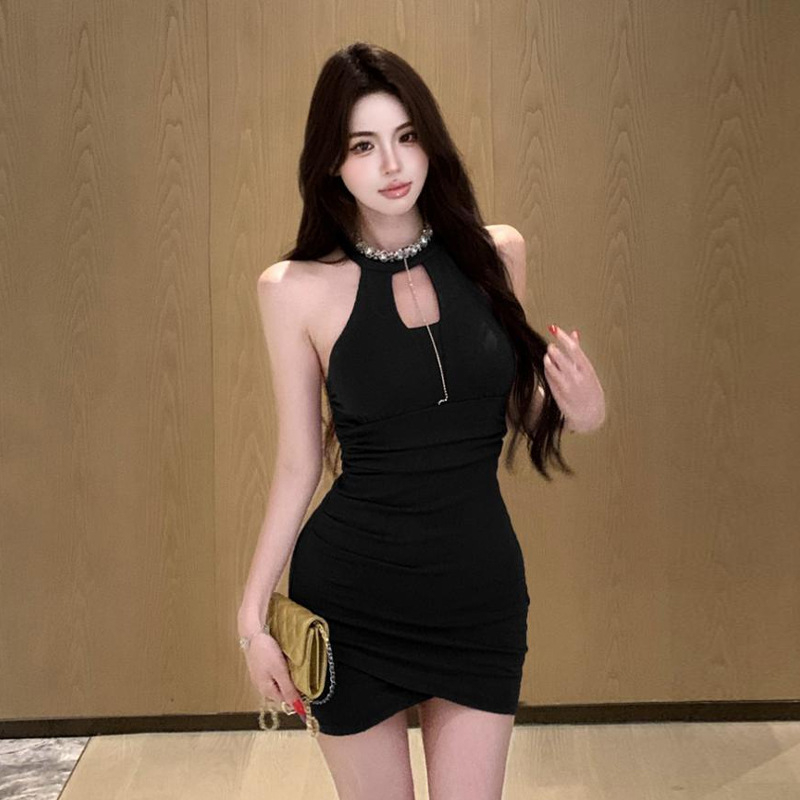 Rochie cu halter, fără mâneci, fără spate, plisată, talie joasă, din poliester stretch
