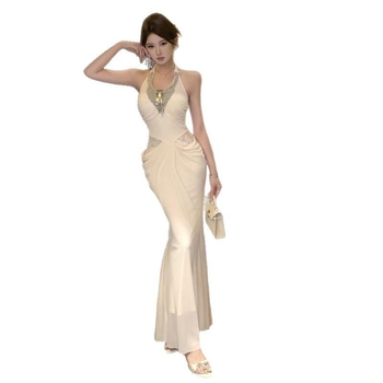 Rochie din poliester extensibil, culoare uni, design pe panouri/colaj, decolteu în V, fără mâneci, talie înaltă, lungă.