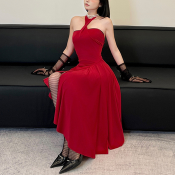 Rochie cu gât halter, fără mâneci, talie înaltă, croială A-line, poliester.