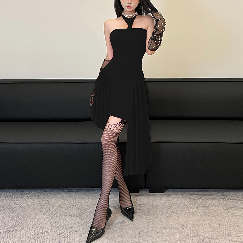 Rochie cu gât halter, fără mâneci, talie înaltă, croială A-line, poliester.