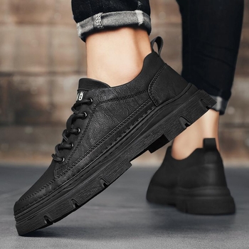 Vyriniai PU odos botai, žemo aukščio, kvėpuojantys, neslidūs, 1-3 cm kulnas, siūtas padas