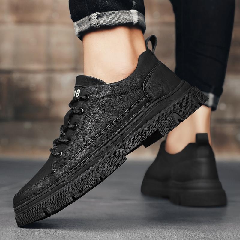 Vyriniai PU odos botai, žemo aukščio, kvėpuojantys, neslidūs, 1-3 cm kulnas, siūtas padas