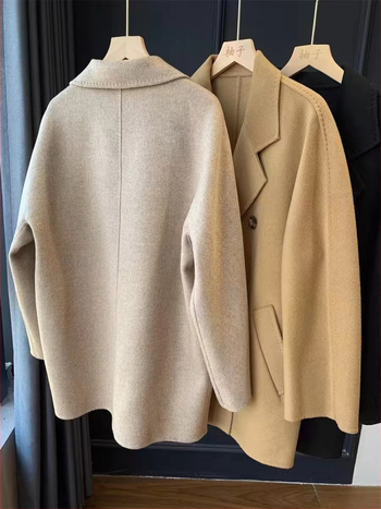 Palton din tweed reversibil pentru femei, amestec cașmir-lână (cașmir <30%, lână 80–90%), toamnă 2024.